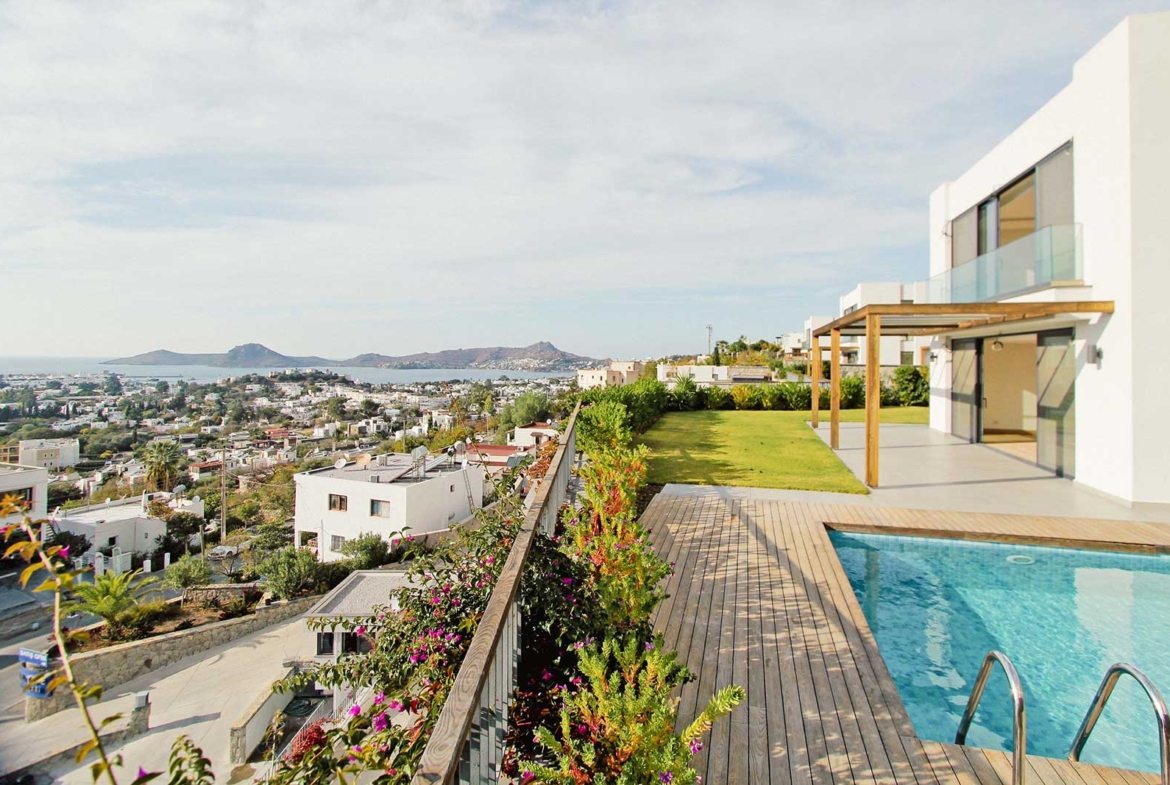 Sea view villa in Bodrum with pool