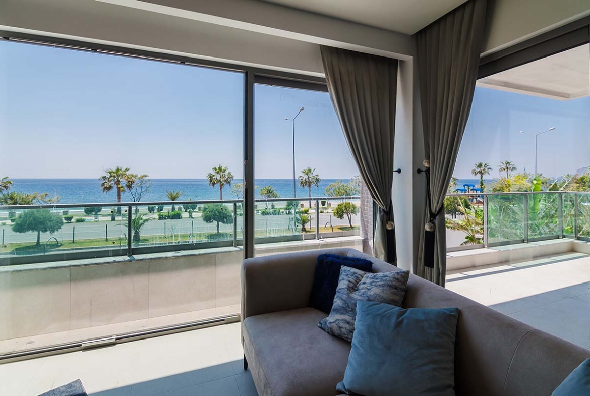 Seafront apartment in Alanya